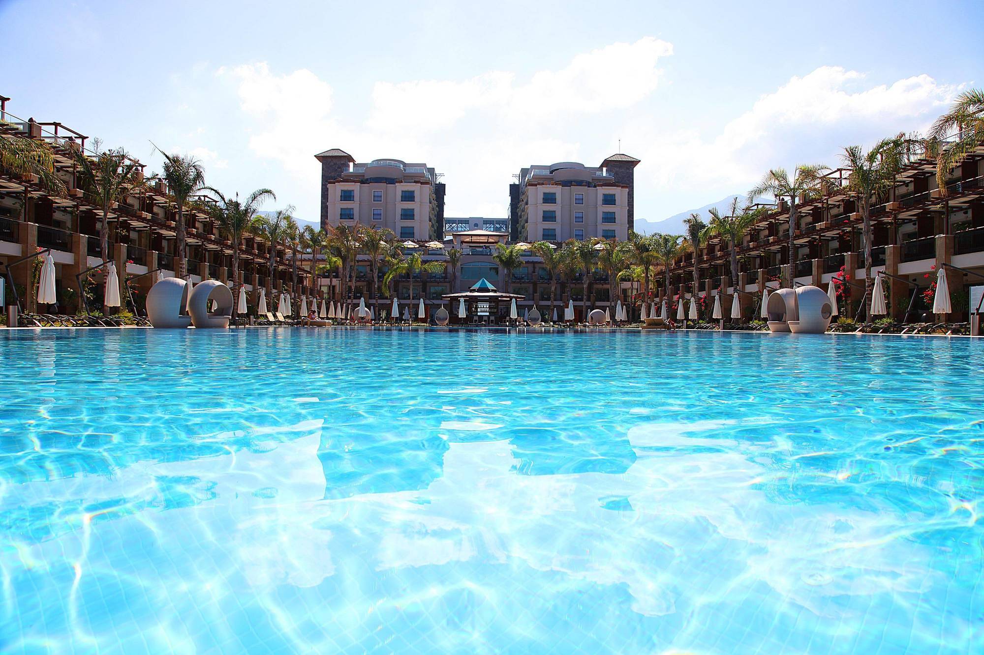 Cratos Premium Hotel, Casino, Port & Spa Kazaphani Exterior foto
